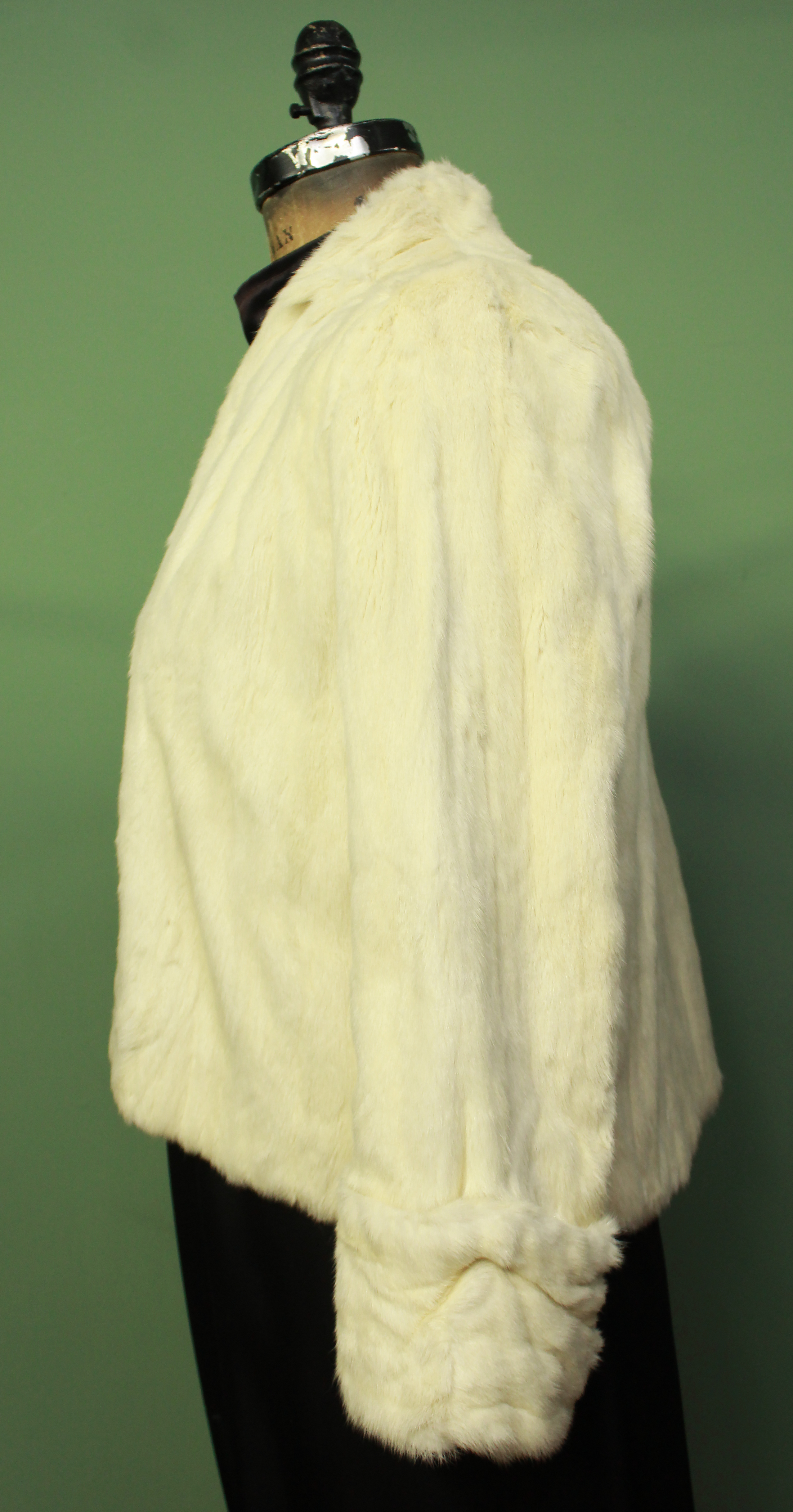 Off White Vintage Ermine Fur Jacket Size 6-8 33455 – MARC KAUFMAN FURS