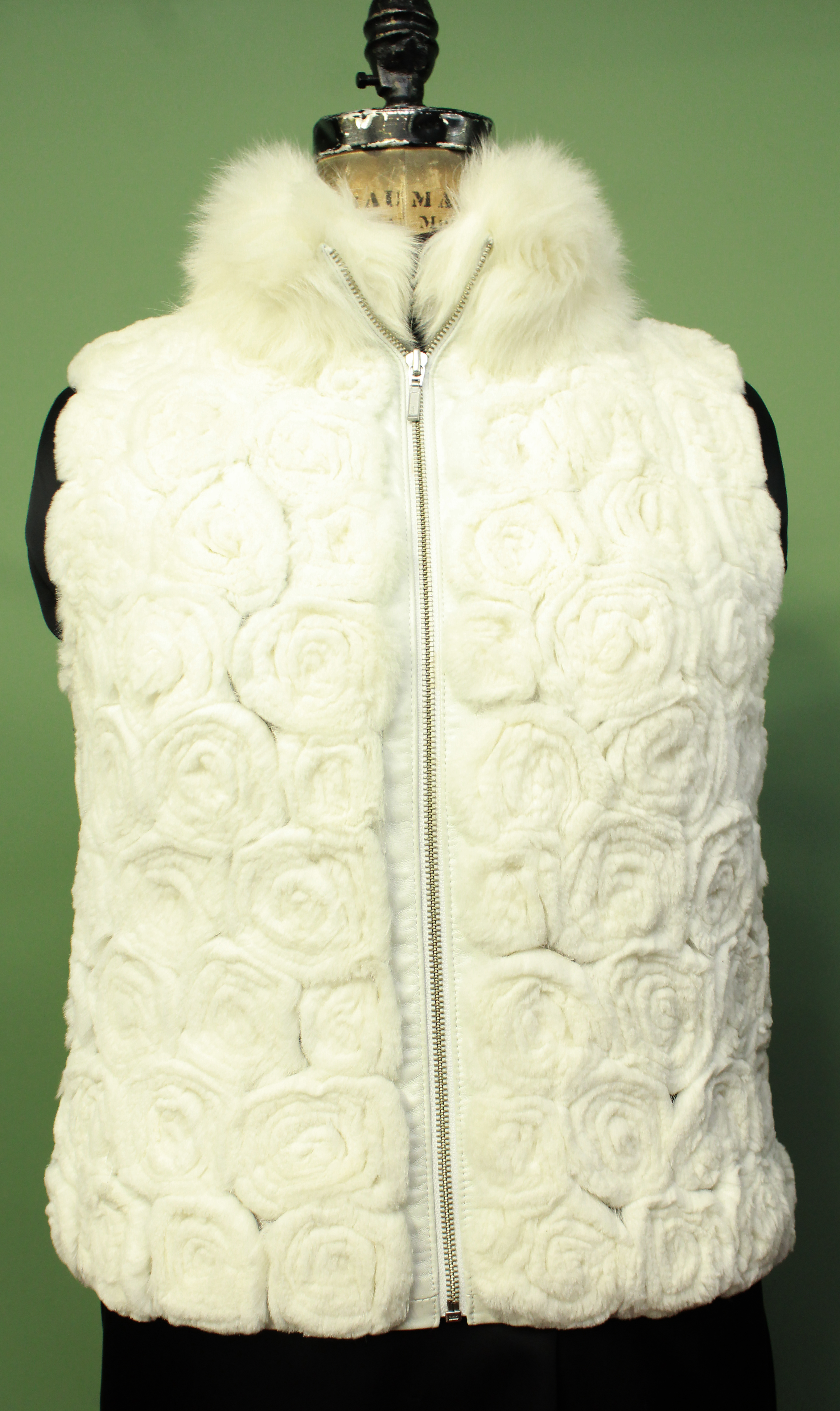Off White Rabbit Fur Vest Floral Design Size 8 21006