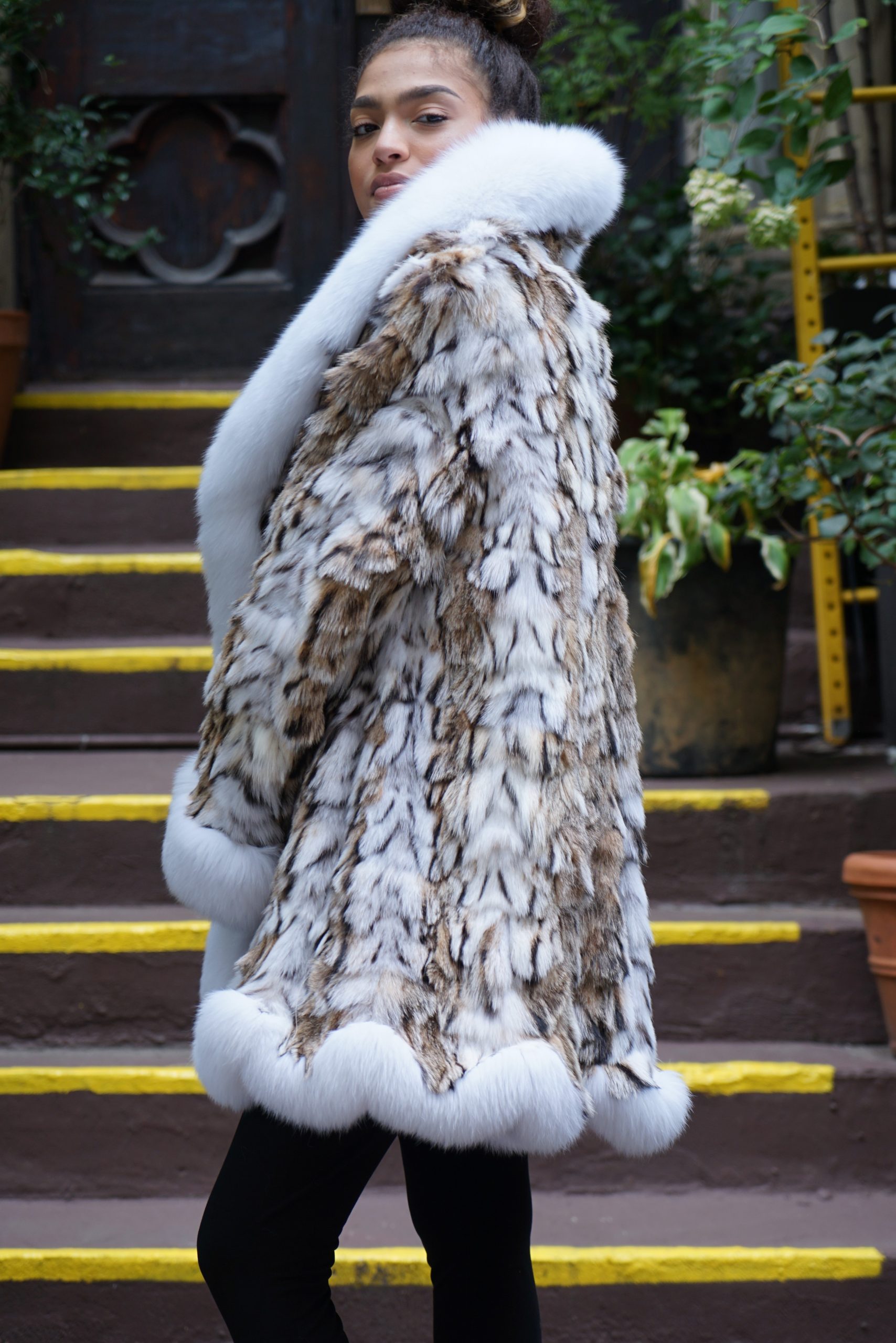 Lynx Section Stroller White Fox Tuxedo Cuffs