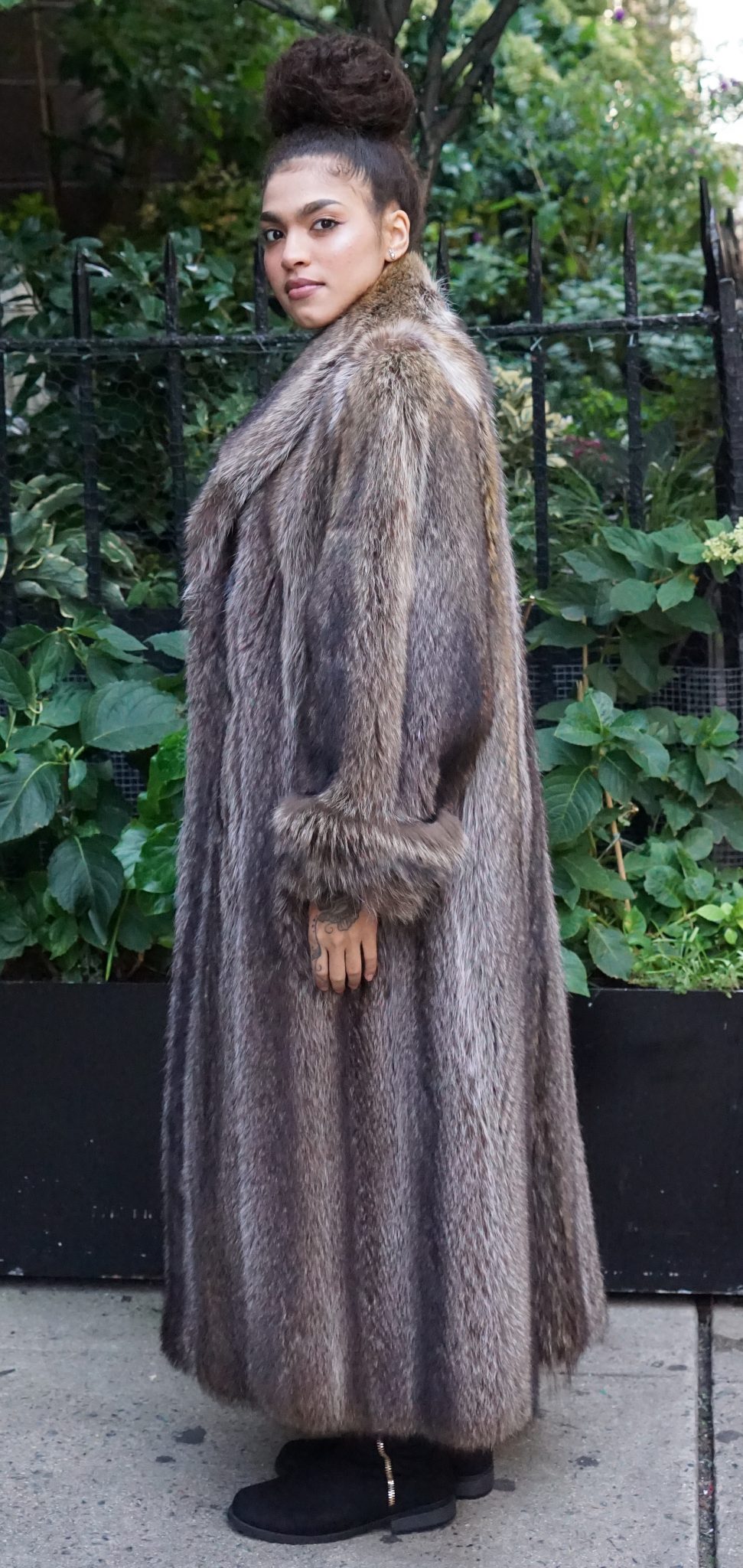 Pre-Owned Full Length Raccoon Coat 6777 – MARC KAUFMAN FURS