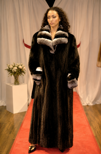 Blackglama Mink Fur Coat with Chinchilla Fur Wing Collar and Mink Belt from Marc Kaufman Furs USA,Fur coats in Argentina, fur coats in Chile, fur coats in Venezuela, fur coats in Australia, fur coats in Belgium,fur coats in Netherlands, fur coats in Norway,fur coats in Sweden,fur coats in Dubais,fur coats in Egypt,fur coats in Egypt,fur coats in Kuwait, fur coats in South Africa,fur coats in Tunisia,fur coats in the Falklands